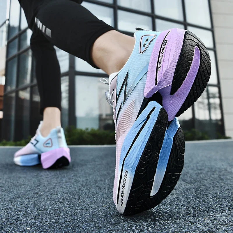 Модные мужские спортивные кроссовки, дышащие весенние кроссовки с сеткой для марафона, удобные кроссовки
Модные мужские спортивные кроссовки, дышащие весенние кроссовки с сеткой для марафона, удобные кроссовки