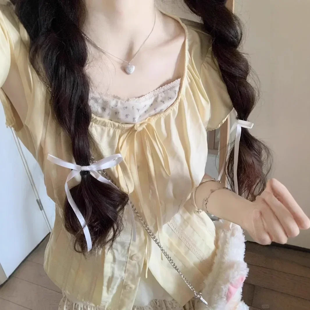 Summer Floral Print Short Sleeve Shirt Women's Sweet French Style Top And Asymmetrical Mini Skirt Two Piece Set Fashionable Outf
Summer Floral Print Short Sleeve Shirt Women's Sweet French Style Top And Asymmetrical Mini Skirt Two Piece Set Fashionable Outf