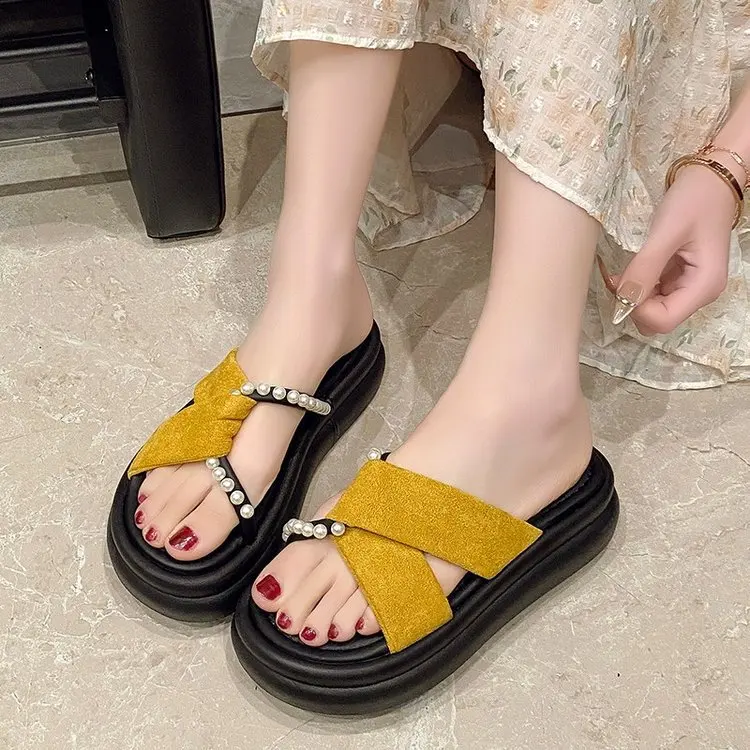 Slippers Women Summer String Bead Slides Fashion Low Shoes Rubber Flip Flops Pantofle Platform Luxury Hawaiian 2025 Hoof Heels C
Slippers Women Summer String Bead Slides Fashion Low Shoes Rubber Flip Flops Pantofle Platform Luxury Hawaiian 2025 Hoof Heels C