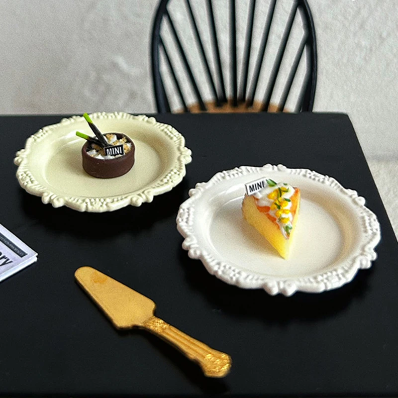 Mini retro carved tray, girls' toy doll house, pastry tray, mini tray, game kitchen, food doll accessories
Mini retro carved tray, girls' toy doll house, pastry tray, mini tray, game kitchen, food doll accessories