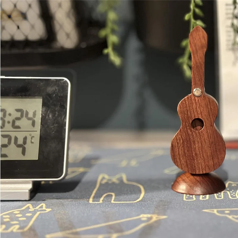 【Hot Cake】Guitar Pick Holder With Guitar Picks Guitar Keychain Wooden Home Decor Statues Wood Guitar Pick Case
【Hot Cake】Guitar Pick Holder With Guitar Picks Guitar Keychain Wooden Home Decor Statues Wood Guitar Pick Case