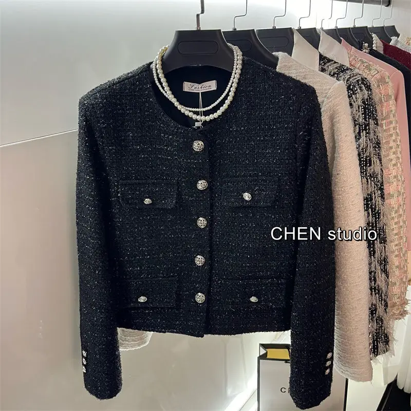 Round Neck Short Jacket For Women 2024 Spring And Autumn New Black Fashionable Single Breasted Top
Round Neck Short Jacket For Women 2024 Spring And Autumn New Black Fashionable Single Breasted Top