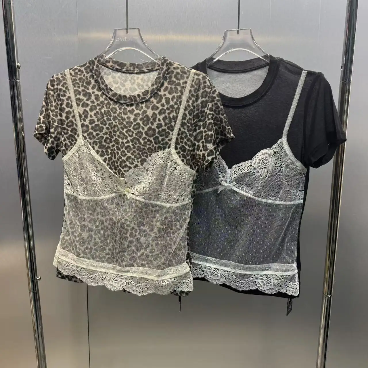 South Oil 2026 Summer New Little Design Sexy Girl Style Lace Splice Slimming Fashionable Body T-shirt Trendy Short Sleeve rou...
South Oil 2026 Summer New Little Design Sexy Girl Style Lace Splice Slimming Fashionable Body T-shirt Trendy Short Sleeve rou...