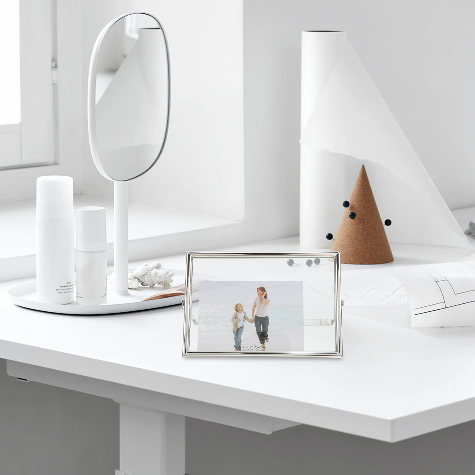 Crystal Glass Picture Frame Simple Elegant Design for Photo Display Tabletop Desktop Use Dried Flowers Painting Storage Glass
Crystal Glass Picture Frame Simple Elegant Design for Photo Display Tabletop Desktop Use Dried Flowers Painting Storage Glass