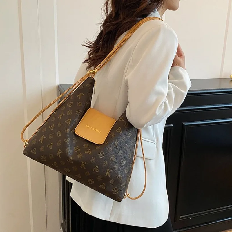Fashionable Shoulder Bag For Young Ladies Modern Design For Dating And Parties Stylish And Attractive
Fashionable Shoulder Bag For Young Ladies Modern Design For Dating And Parties Stylish And Attractive