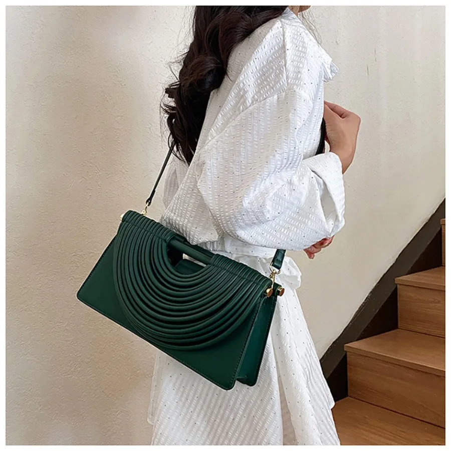 Новая женская сумка 2025 года — нишевая тканая пляжная сумка с уникальной ручкой — модные повседневные сумки через плечо через плечо
Новая женская сумка 2025 года — нишевая тканая пляжная сумка с уникальной ручкой — модные повседневные сумки через плечо через плечо