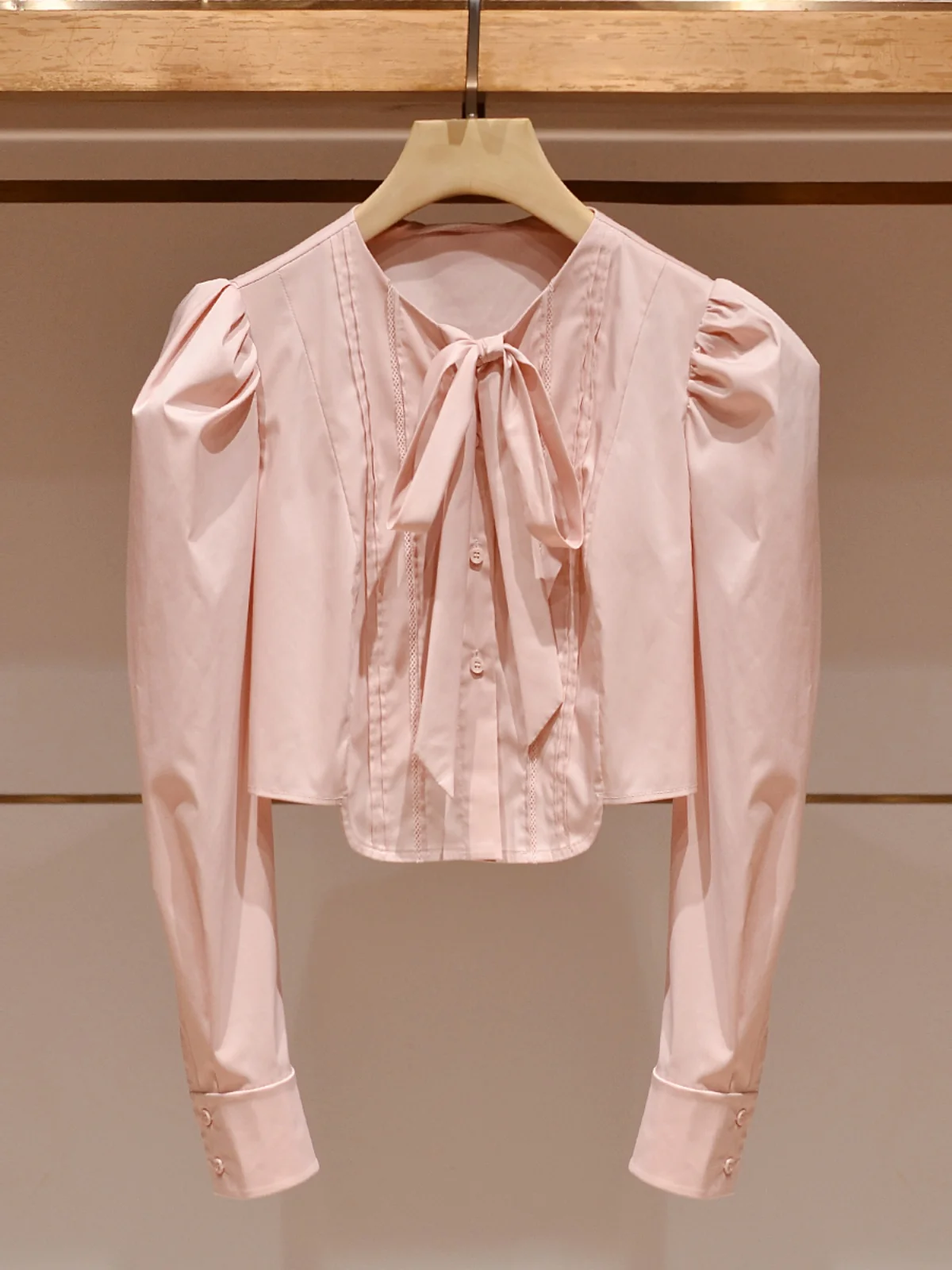 Розовая женская одежда с дизайнерским узлом, длинная, круглая, модная, дышащая, для повседневной носки
Розовая женская одежда с дизайнерским узлом, длинная, круглая, модная, дышащая, для повседневной носки