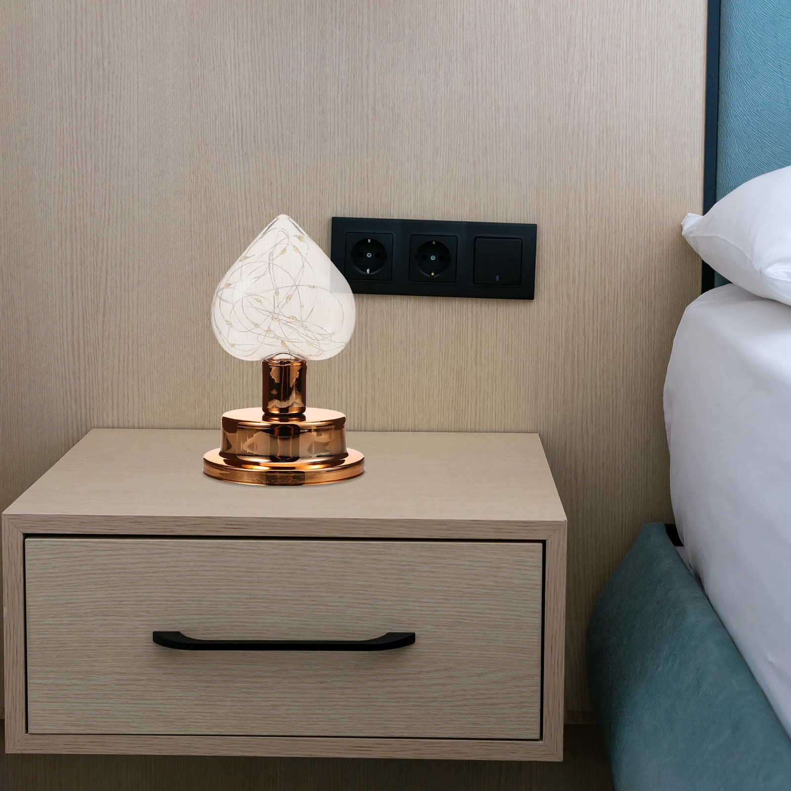 Plastic Heart Lamp LED Decorative Light Bedroom Living Room Nordic Style Copper Wire Table Night Lamp Low Power Long
Plastic Heart Lamp LED Decorative Light Bedroom Living Room Nordic Style Copper Wire Table Night Lamp Low Power Long