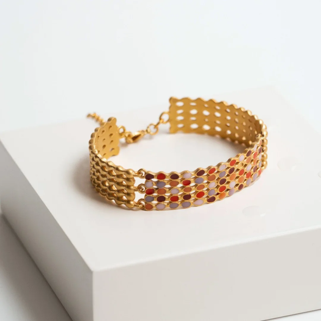 2025 New Jewelry Women's Fashion Colored Dropped Glazed Hollow Bracelet Three Layer Design Simple Bracelet Party Spicy Girl Gift
2025 New Jewelry Women's Fashion Colored Dropped Glazed Hollow Bracelet Three Layer Design Simple Bracelet Party Spicy Girl Gift