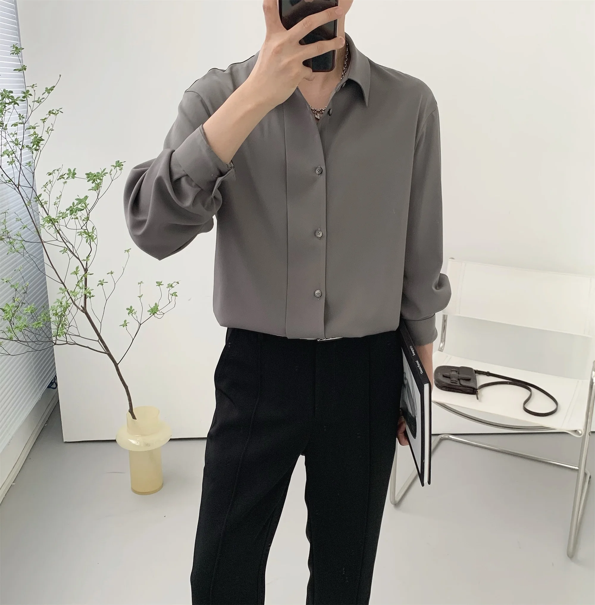 ey Wide Plaet Casual Long Sve Men's irt Smooth Autumn Faion Youth Trend Loose Fit Classic Sle Color
ey Wide Plaet Casual Long Sve Men's irt Smooth Autumn Faion Youth Trend Loose Fit Classic Sle Color