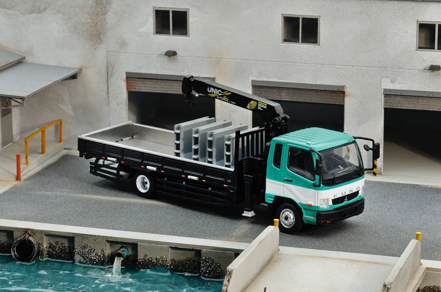 GCD Car Pre-sale Mitsubishi Fuso Crane Truck Adds KS-082-633 Green Paint Model Figurine
GCD Car Pre-sale Mitsubishi Fuso Crane Truck Adds KS-082-633 Green Paint Model Figurine