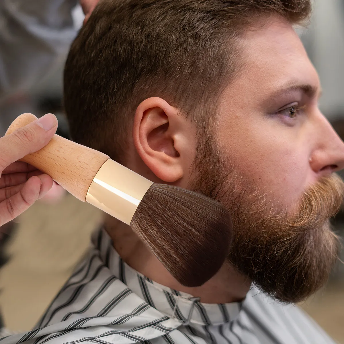 1pc Salon Hair Brush Premium Wooden Handle Long Bristle Barber Cleaning Tool For Neck Dust Hair Styling Accessory
1pc Salon Hair Brush Premium Wooden Handle Long Bristle Barber Cleaning Tool For Neck Dust Hair Styling Accessory