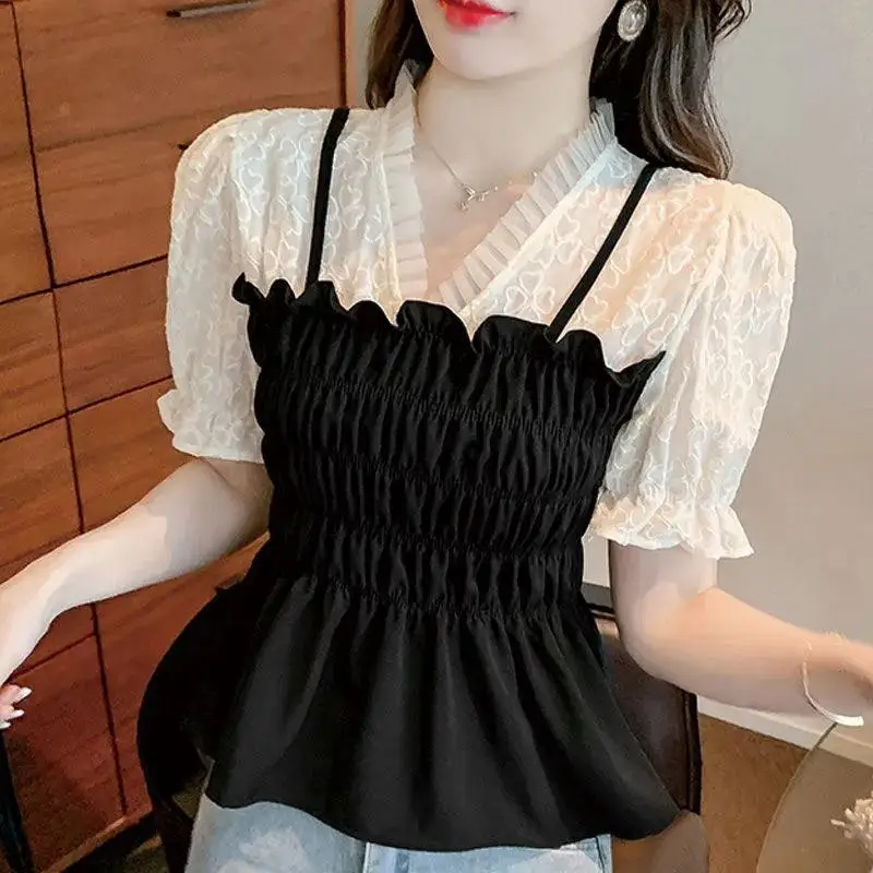 Short Sleeve Lace Patchwork Pleated Elegant Blouse Summer New Fake Two-piece Fashion Shirt Tops Temperament Korean Women Clothes
Short Sleeve Lace Patchwork Pleated Elegant Blouse Summer New Fake Two-piece Fashion Shirt Tops Temperament Korean Women Clothes