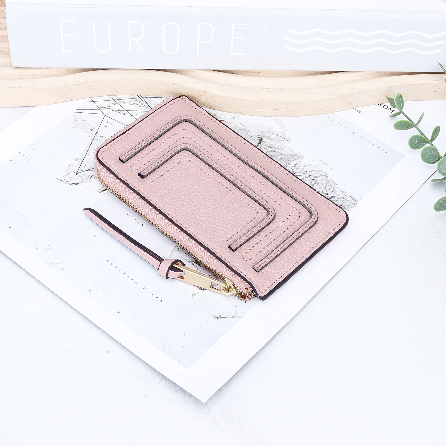 Женский тонкий держатель для карт из натуральной кожи, модный минималистичный компактный чехол для карт на молнии, роскошный брендовый дизайн, женский маленький кошелек для монет
Женский тонкий держатель для карт из натуральной кожи, модный минималистичный компактный чехол для карт на молнии, роскошный брендовый дизайн, женский маленький кошелек для монет