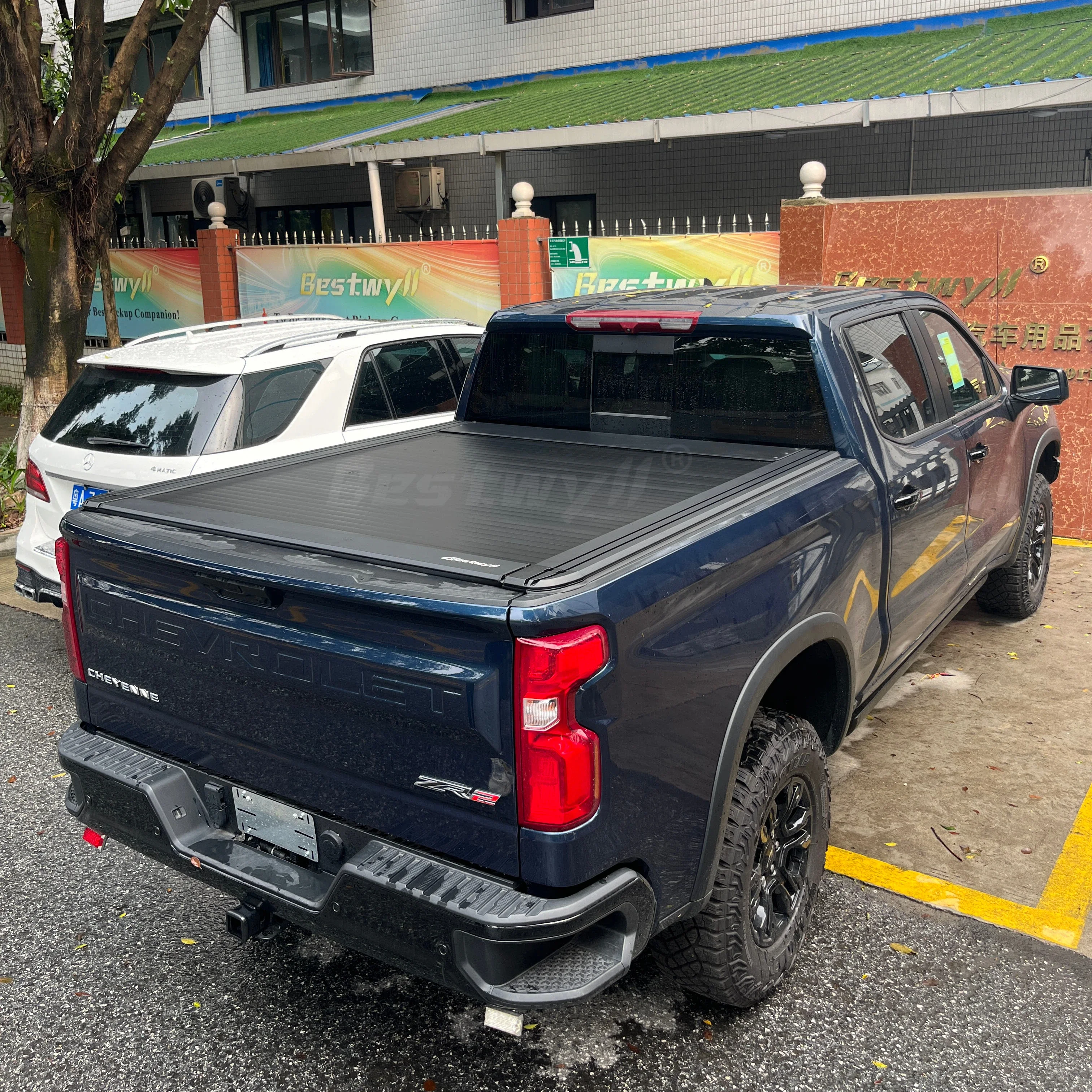 Traders Retractable Truck Bed Roller Lid Shutter Manual Pickup Tonneau Cover For Chevrolet Silverado Sierra 1500 By44
Traders Retractable Truck Bed Roller Lid Shutter Manual Pickup Tonneau Cover For Chevrolet Silverado Sierra 1500 By44