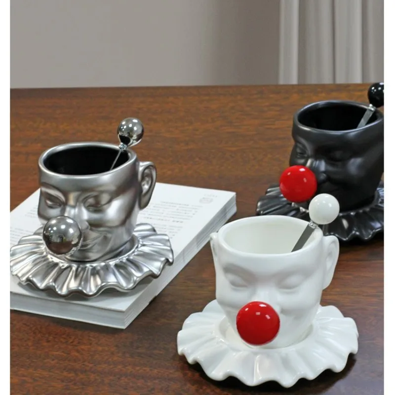 Керамическая чашка для лица в европейском стиле, блюдце, винтажная черно-белая скульптурная кружка, нежная чайная чашка с цветком послеобеденной камелии, кружка для молока
Керамическая чашка для лица в европейском стиле, блюдце, винтажная черно-белая скульптурная кружка, нежная чайная чашка с цветком послеобеденной камелии, кружка для молока