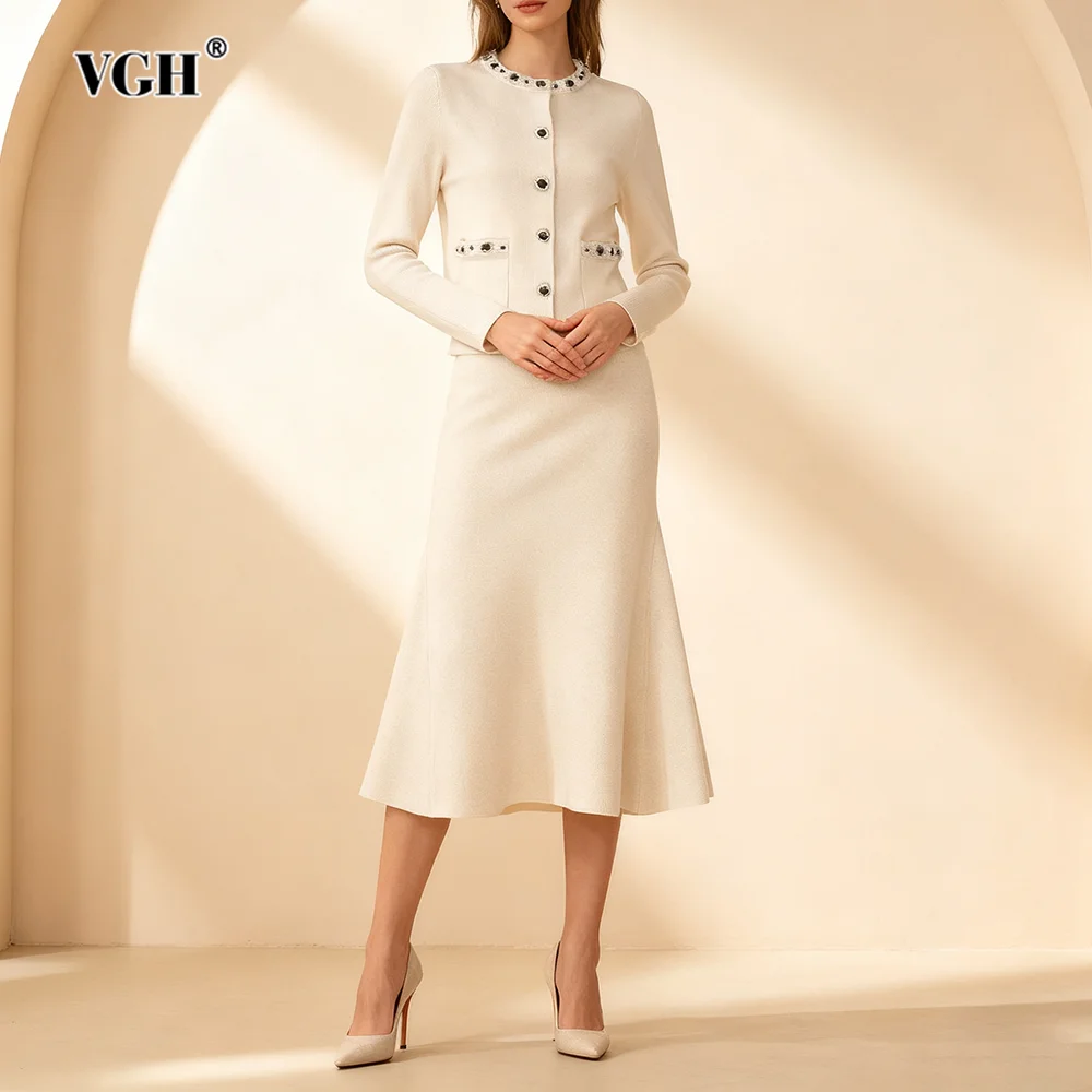 VGH однотонный комплект из двух предметов для женщин, кардиганы с круглым вырезом и длинными рукавами, расшитые бисером, юбка-миди с высокой талией, женский костюм для ужина
VGH однотонный комплект из двух предметов для женщин, кардиганы с круглым вырезом и длинными рукавами, расшитые бисером, юбка-миди с высокой талией, женский костюм для ужина