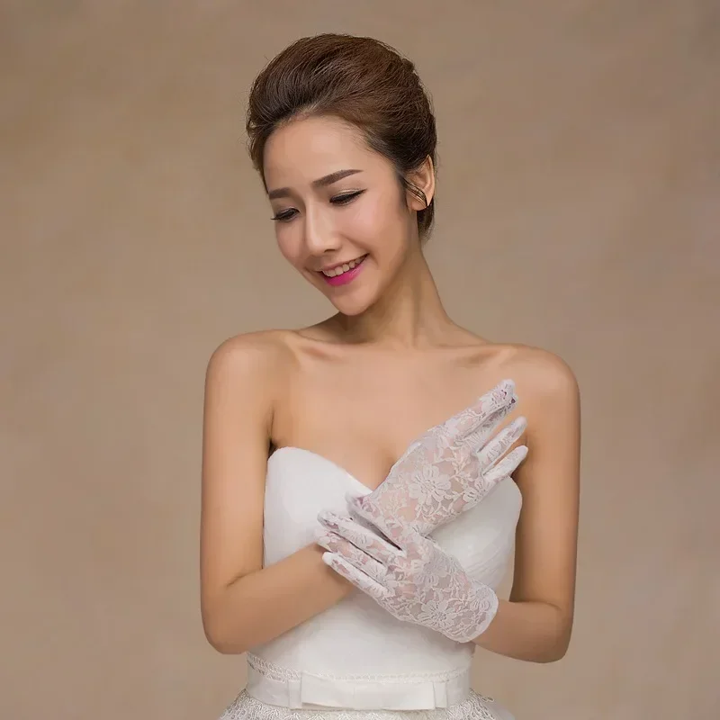 Свадебные кружевные перчатки без пальцев для свадьбы, выпускного вечера
Свадебные кружевные перчатки без пальцев для свадьбы, выпускного вечера