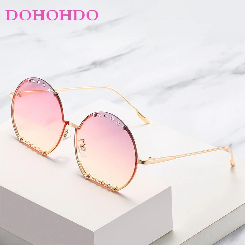 Oversized Round Imitation Diamond Sunglasses Women Men Fashion Brand Designer Metal Glasses Ladies Summer Traveling Shades UV400
Oversized Round Imitation Diamond Sunglasses Women Men Fashion Brand Designer Metal Glasses Ladies Summer Traveling Shades UV400