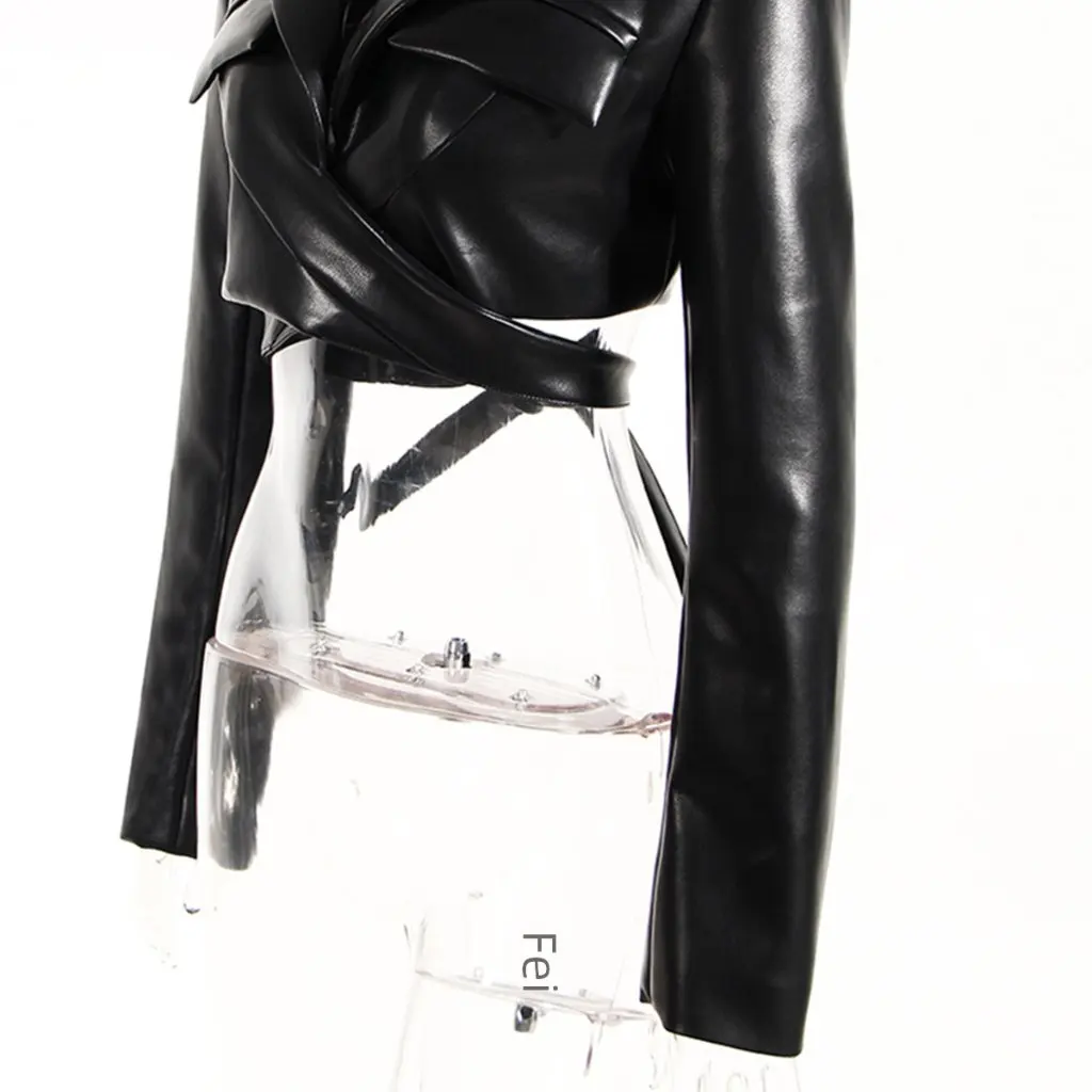 Женское короткое пальто из искусственной кожи с длинным рукавом в европейском и американском стиле, маленький костюм с веером королевы и пламенным узором, с открытой талией и перекрестной завязкой
Женское короткое пальто из искусственной кожи с длинным рукавом в европейском и американском стиле, маленький костюм с веером королевы и пламенным узором, с открытой талией и перекрестной завязкой