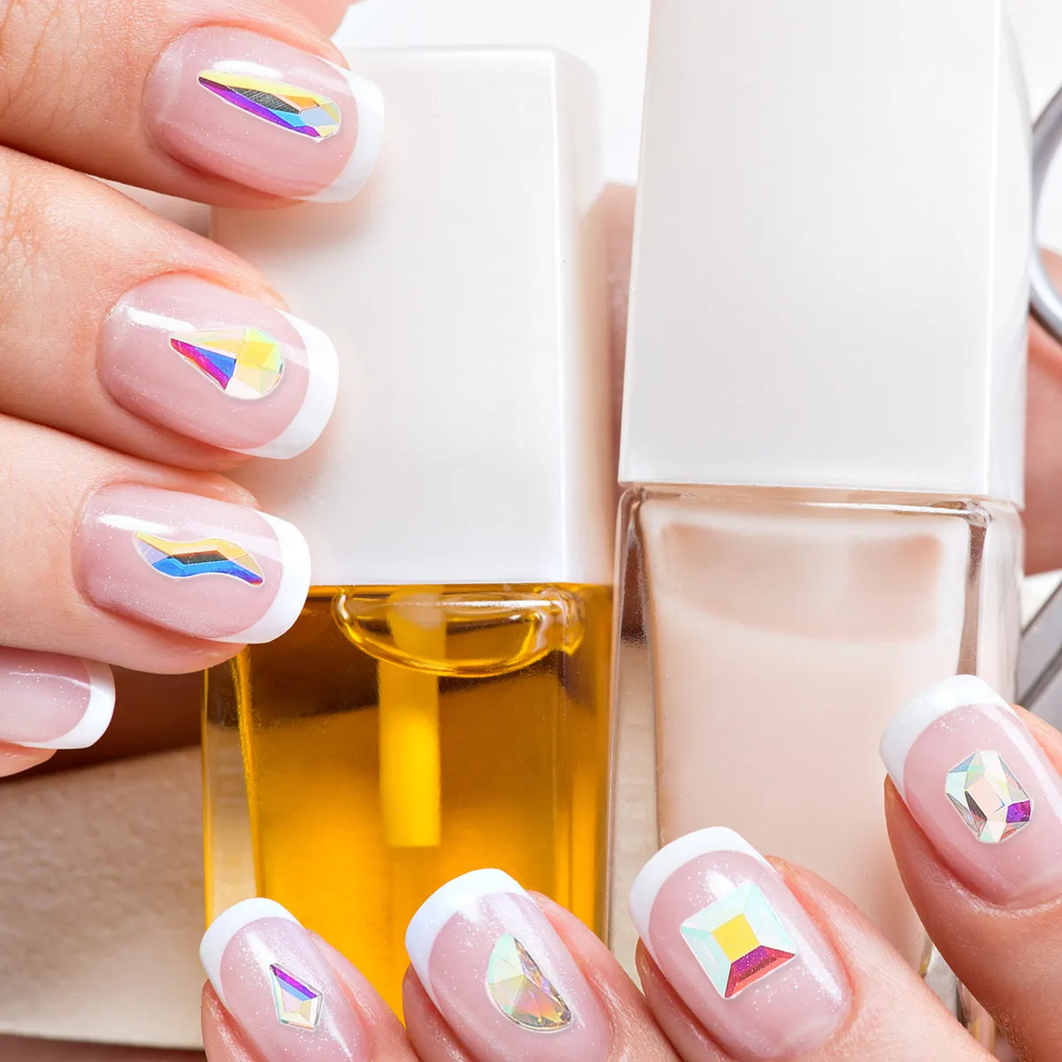 100 шт. страз для ногтей, плоские кристаллы AB, блестящие стразы, легко использовать для DIY маникюра, салонного дизайна ногтей, камни для ногтей
100 шт. страз для ногтей, плоские кристаллы AB, блестящие стразы, легко использовать для DIY маникюра, салонного дизайна ногтей, камни для ногтей