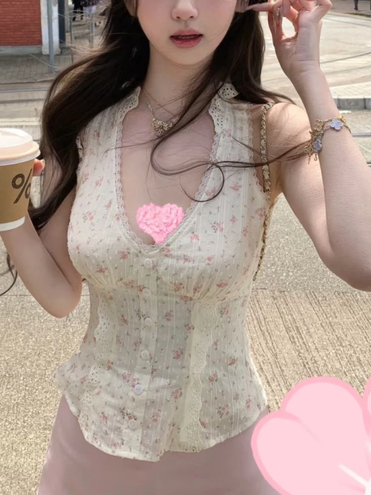 New Summer Sweet Lace Suspender Vest Girl Japanese Floral Print Slim Y2k Style Sleeveless Tops Harajuku Fashion Skinny Clothing
New Summer Sweet Lace Suspender Vest Girl Japanese Floral Print Slim Y2k Style Sleeveless Tops Harajuku Fashion Skinny Clothing