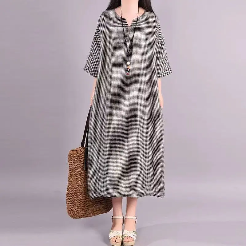 New Cotton Linen Plaid Dress plus Size Women's V-neck Mid-length A-line Skirts Thin Cotton Dresses Artistic Style Summer Dresses
New Cotton Linen Plaid Dress plus Size Women's V-neck Mid-length A-line Skirts Thin Cotton Dresses Artistic Style Summer Dresses
