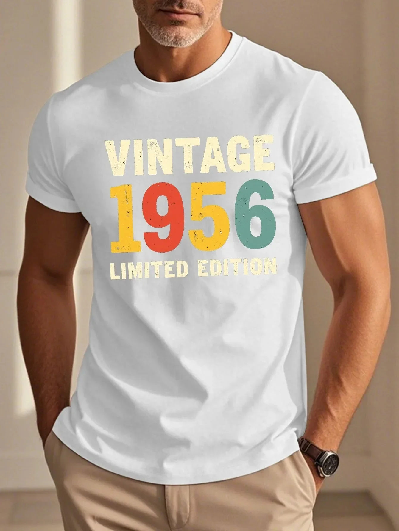 Мужская футболка с коротким рукавом Vintage 1956 года, ограниченная серия — повседневный летний топ с красочным дизайном цифр, легкий полиэстер
Мужская футболка с коротким рукавом Vintage 1956 года, ограниченная серия — повседневный летний топ с красочным дизайном цифр, легкий полиэстер