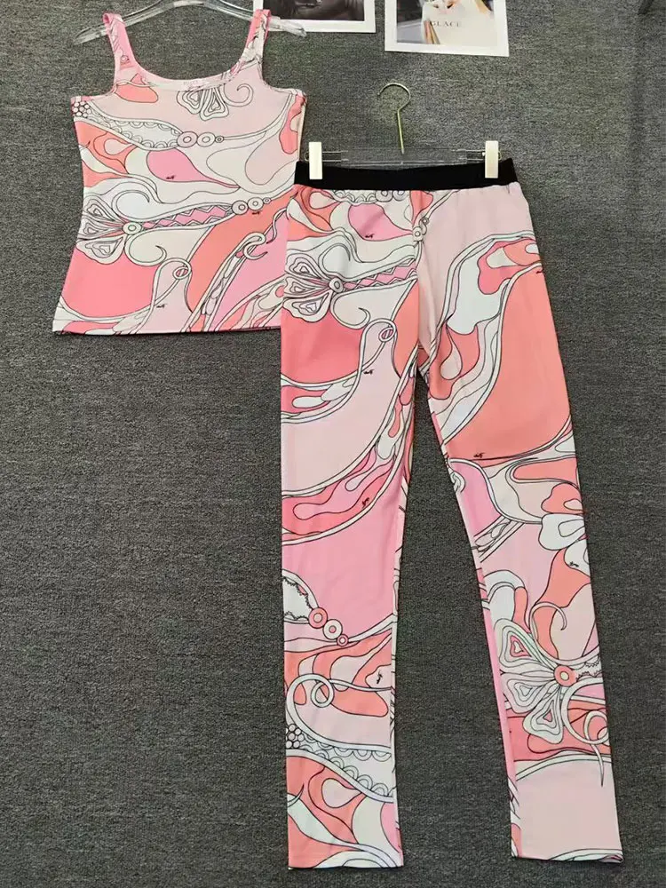 26 summer new women's suit sleeveless slim elastic T-shirt vest+elastic waist leggings fashion color printing two-piece.
26 summer new women's suit sleeveless slim elastic T-shirt vest+elastic waist leggings fashion color printing two-piece.