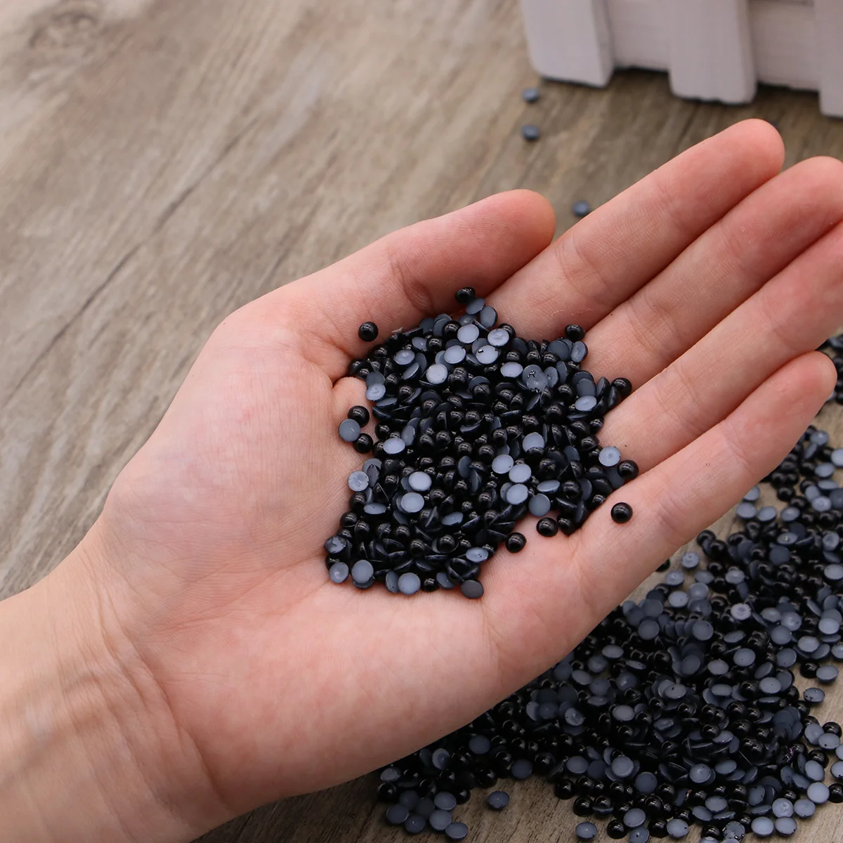 2000 шт. 4 мм полукруглые жемчужные бусины с плоской задней частью для проектов DIY, наборы бусин из черного жемчуга
2000 шт. 4 мм полукруглые жемчужные бусины с плоской задней частью для проектов DIY, наборы бусин из черного жемчуга