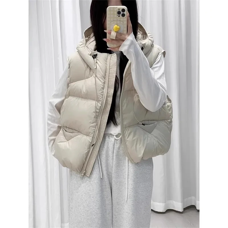Short Women's Soft Puffs Vest Coat 2025 Winter New Female Hooded Jacket Waistcoat Cotton-padded Loose Sleeveless Padded Overwear
Short Women's Soft Puffs Vest Coat 2025 Winter New Female Hooded Jacket Waistcoat Cotton-padded Loose Sleeveless Padded Overwear