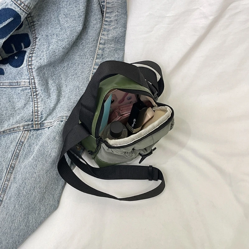 652F Stylish Small Crossbody Bag With Drawstring Closure Lightweight And Convenient Shoulder Bags Satchel For Everyday Use
652F Stylish Small Crossbody Bag With Drawstring Closure Lightweight And Convenient Shoulder Bags Satchel For Everyday Use
