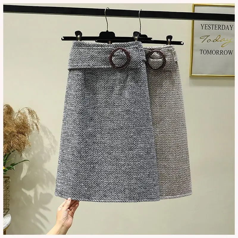 2024 Autumn Winter New Women's High Waist Plaid Skirt Female Slim Casual Woolen Skirts Ladies Split Package Hip Skirts B388
2024 Autumn Winter New Women's High Waist Plaid Skirt Female Slim Casual Woolen Skirts Ladies Split Package Hip Skirts B388
