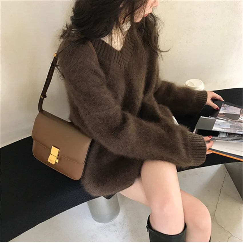 Vintage Autumn Winter Thick Mohair Knitted Pullovers Lazy Style Women V Neck Soft Mink Cashmere Long Sleeve Loose Sweater Ladies
Vintage Autumn Winter Thick Mohair Knitted Pullovers Lazy Style Women V Neck Soft Mink Cashmere Long Sleeve Loose Sweater Ladies