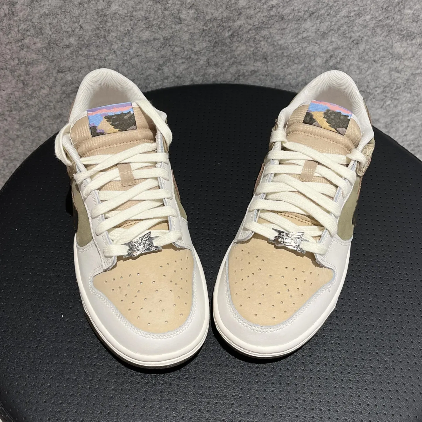 Ofnet New Year's Limited Edition Sports Casual Embroidered Unisex Couple's Board Shoes IQ1118 Youth Leather Flat Heel
Ofnet New Year's Limited Edition Sports Casual Embroidered Unisex Couple's Board Shoes IQ1118 Youth Leather Flat Heel