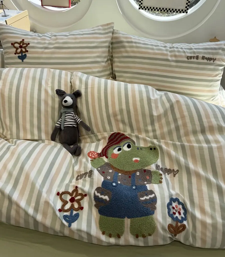 Cute cartoon green crocodile embroidery bedding set boy,twin full queen king cotton home textile sheet pillow case quilt cover
Cute cartoon green crocodile embroidery bedding set boy,twin full queen king cotton home textile sheet pillow case quilt cover
