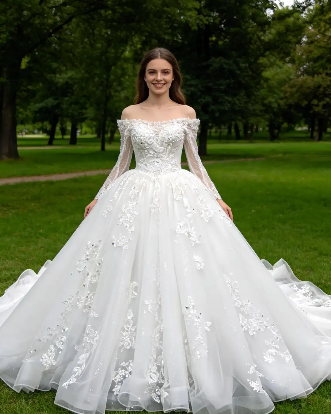 Customized Luxurious Lace Ball Gown Wedding Dress Tulle Appliqued Wedding Bridal Gown Long Sleeve vestidos de noiva trouwjurk
Customized Luxurious Lace Ball Gown Wedding Dress Tulle Appliqued Wedding Bridal Gown Long Sleeve vestidos de noiva trouwjurk