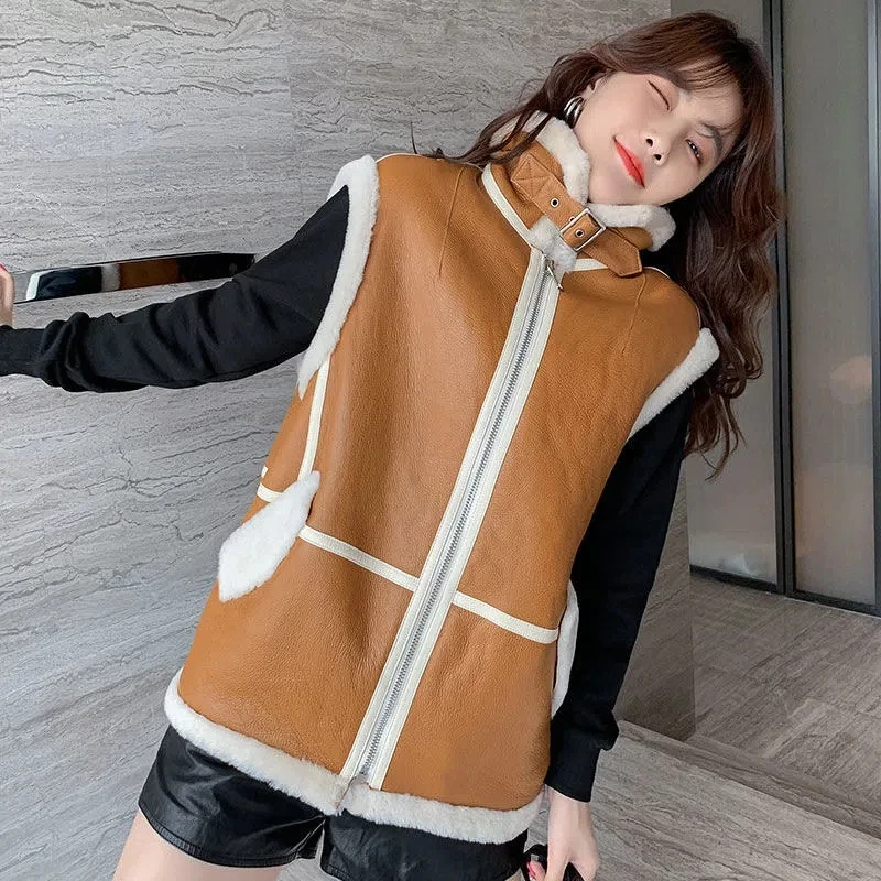 Faux Lamb Plush Vest Jacket Women Korean Fashion Patchwork Gilet Femme 2022 Autumn Winter Loose Zipper Sleeveless Waistcoat
Faux Lamb Plush Vest Jacket Women Korean Fashion Patchwork Gilet Femme 2022 Autumn Winter Loose Zipper Sleeveless Waistcoat