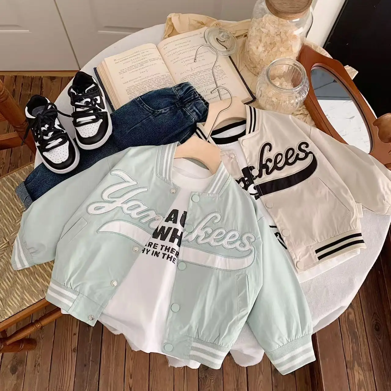 Boys' Spring and Autumn Jacket Children's 2025 New Baseball Jacket Boys' Western Style Letter Top Kids Clothing
Boys' Spring and Autumn Jacket Children's 2025 New Baseball Jacket Boys' Western Style Letter Top Kids Clothing