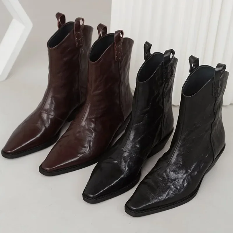 2025 New Western Style Pointed Toe Short Boots Women's Crumpled Chunky Heel Ankle Boots Spring Autumn Fashionable Casual Boots
2025 New Western Style Pointed Toe Short Boots Women's Crumpled Chunky Heel Ankle Boots Spring Autumn Fashionable Casual Boots