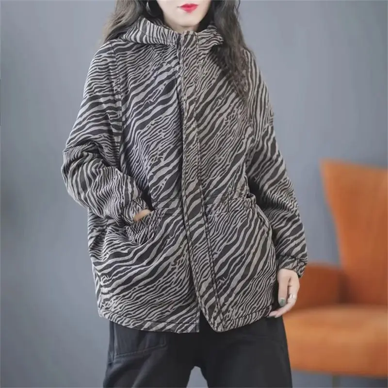 Winter Vintage Leopard Print Denim Cotton Jacket Hooded Zipper Thickened Washed Jeans Coat Women's Loose Warm Overcoat Z3411
Winter Vintage Leopard Print Denim Cotton Jacket Hooded Zipper Thickened Washed Jeans Coat Women's Loose Warm Overcoat Z3411