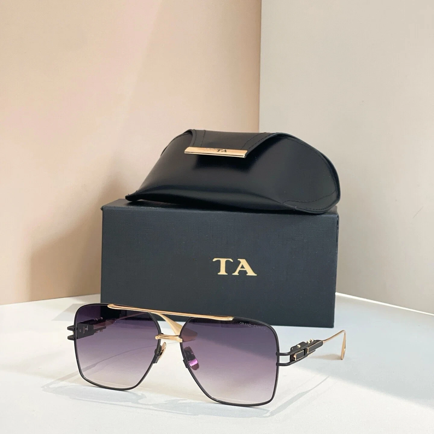 New For DIYTA DT DTS159 Fashion Alloy Frame Square Womens Sunglasses Luxury UV400 Driving Anti-Glare Men's Sun Glasses With Box
New For DIYTA DT DTS159 Fashion Alloy Frame Square Womens Sunglasses Luxury UV400 Driving Anti-Glare Men's Sun Glasses With Box