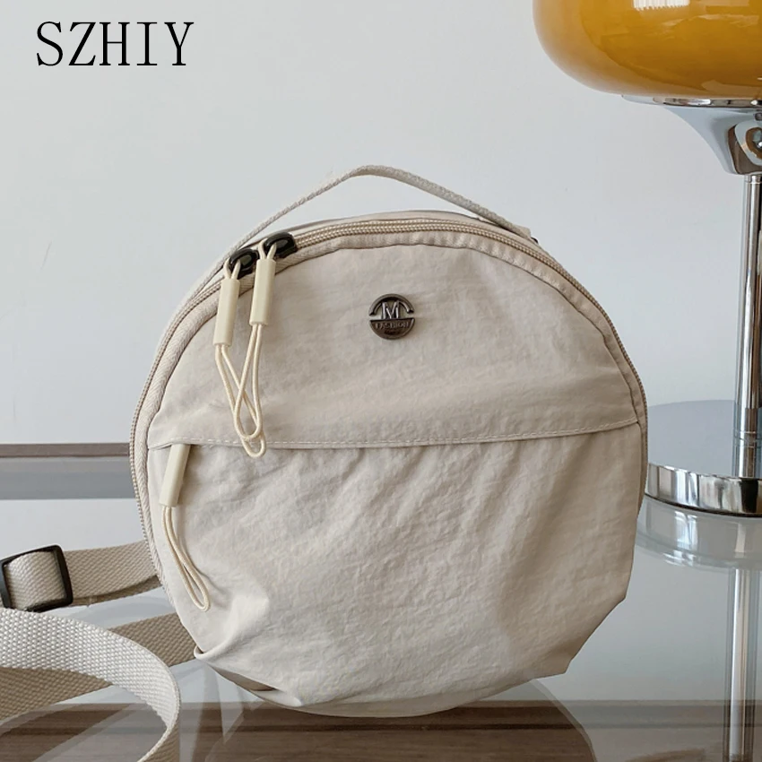 Round Shoulder Bag for Women Travel Crossbody Purse for Girls Designer Handheld Small Cloth Bag Black Soft Mobile Phone Wallet
Round Shoulder Bag for Women Travel Crossbody Purse for Girls Designer Handheld Small Cloth Bag Black Soft Mobile Phone Wallet