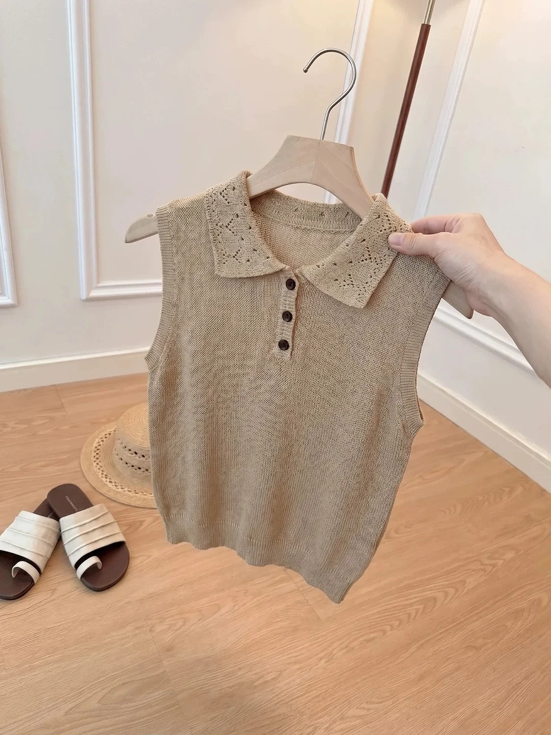 Commute Versatile Sleeveless Ice Silk Knitted Vest Collar Top Women's Fashionable Ageless Korean Style Straight Cut
Commute Versatile Sleeveless Ice Silk Knitted Vest Collar Top Women's Fashionable Ageless Korean Style Straight Cut