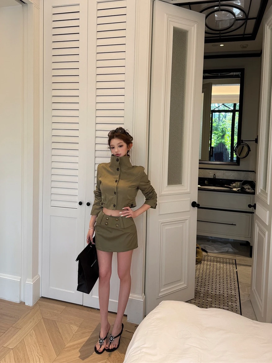 RIZZMA British Style Stand Collar Jacket Style Short Outerwear Women's Autumn A-Line High Waist Slimming Skirt Set
RIZZMA British Style Stand Collar Jacket Style Short Outerwear Women's Autumn A-Line High Waist Slimming Skirt Set