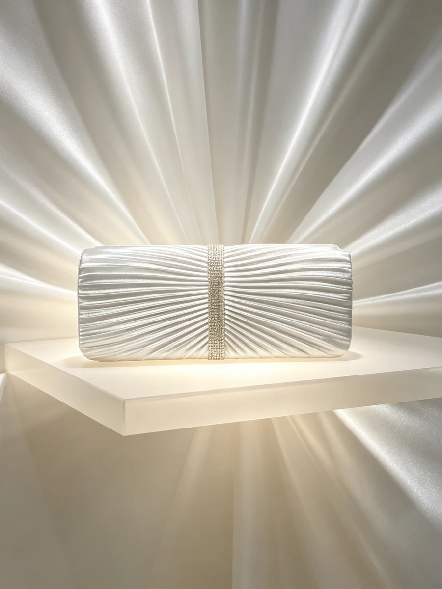 Pure White Satin Radiant Pleated Vertical Rhinestone Long Frame Clutch Bag Women Soft Glam Evening Handbag For Wedding Banquet
Pure White Satin Radiant Pleated Vertical Rhinestone Long Frame Clutch Bag Women Soft Glam Evening Handbag For Wedding Banquet