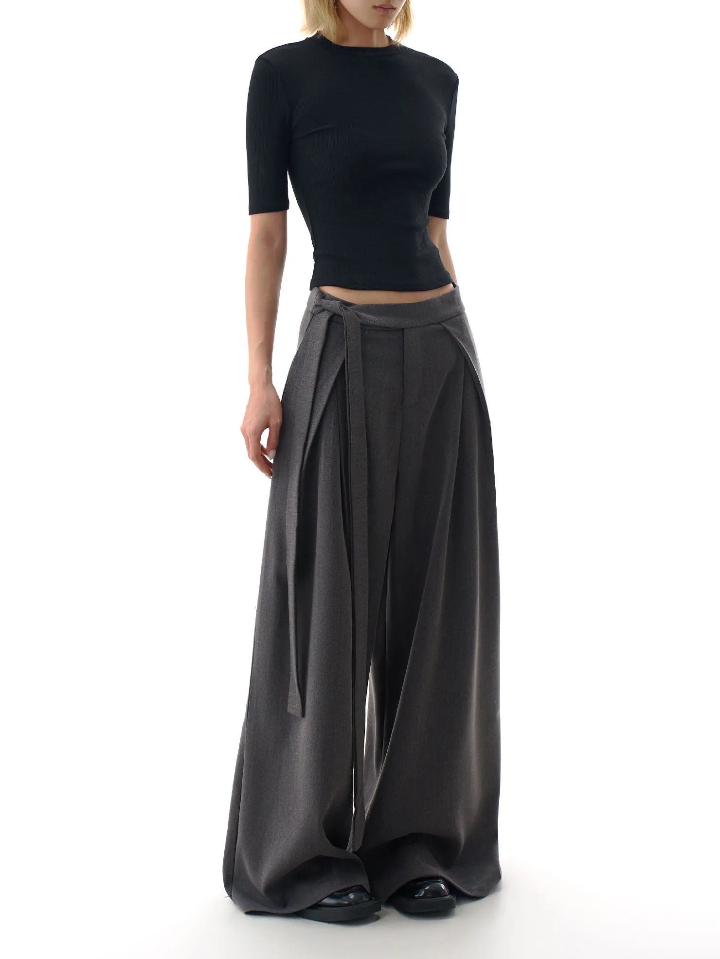 Женские брюки AGUA Design, весна 2026, с высокой талией, широкими штанинами, плиссированные, с поясом, повседневные, элегантные, стройнящие, модные
Женские брюки AGUA Design, весна 2026, с высокой талией, широкими штанинами, плиссированные, с поясом, повседневные, элегантные, стройнящие, модные