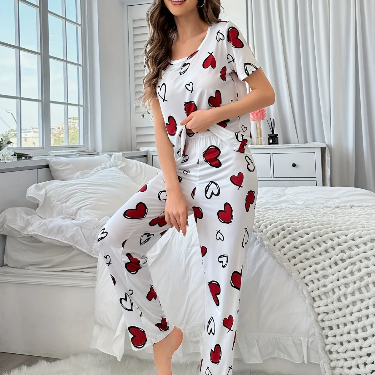Women's Short Sleeved Pants Pajama Set With Love Printed Comfortable Casual Fashion Pajama Home Clothes
Women's Short Sleeved Pants Pajama Set With Love Printed Comfortable Casual Fashion Pajama Home Clothes