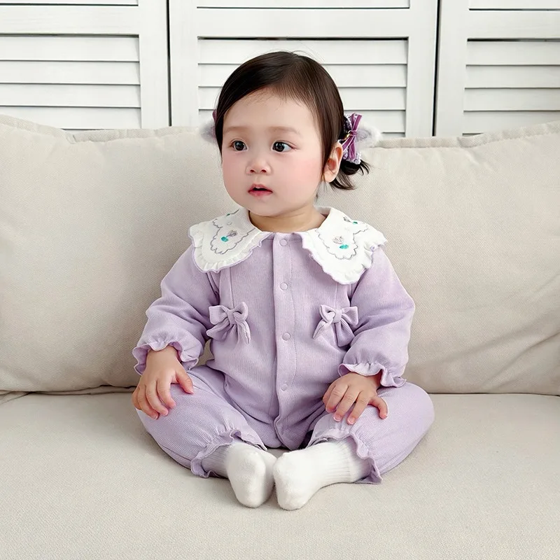 New Spring and Autumn Cute Newborn Baby Purple Embroidery Printed Bow Jumpsuit Haye Long Sleeved Romper for 0-1 Years Girls
New Spring and Autumn Cute Newborn Baby Purple Embroidery Printed Bow Jumpsuit Haye Long Sleeved Romper for 0-1 Years Girls