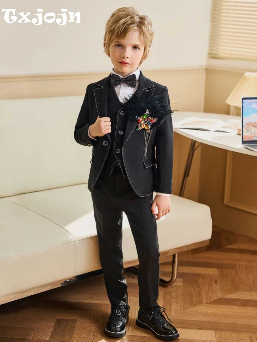 Autumn Long Sleeve Boys Suits 4 Pieces School Uniform Elegant Black Children's Suit Set Banquet Wear Birthday Party Tuxedo
Autumn Long Sleeve Boys Suits 4 Pieces School Uniform Elegant Black Children's Suit Set Banquet Wear Birthday Party Tuxedo